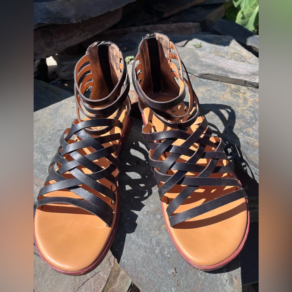 Kork-ease Palmyra sandals black gladiator strappy leather women's size 10